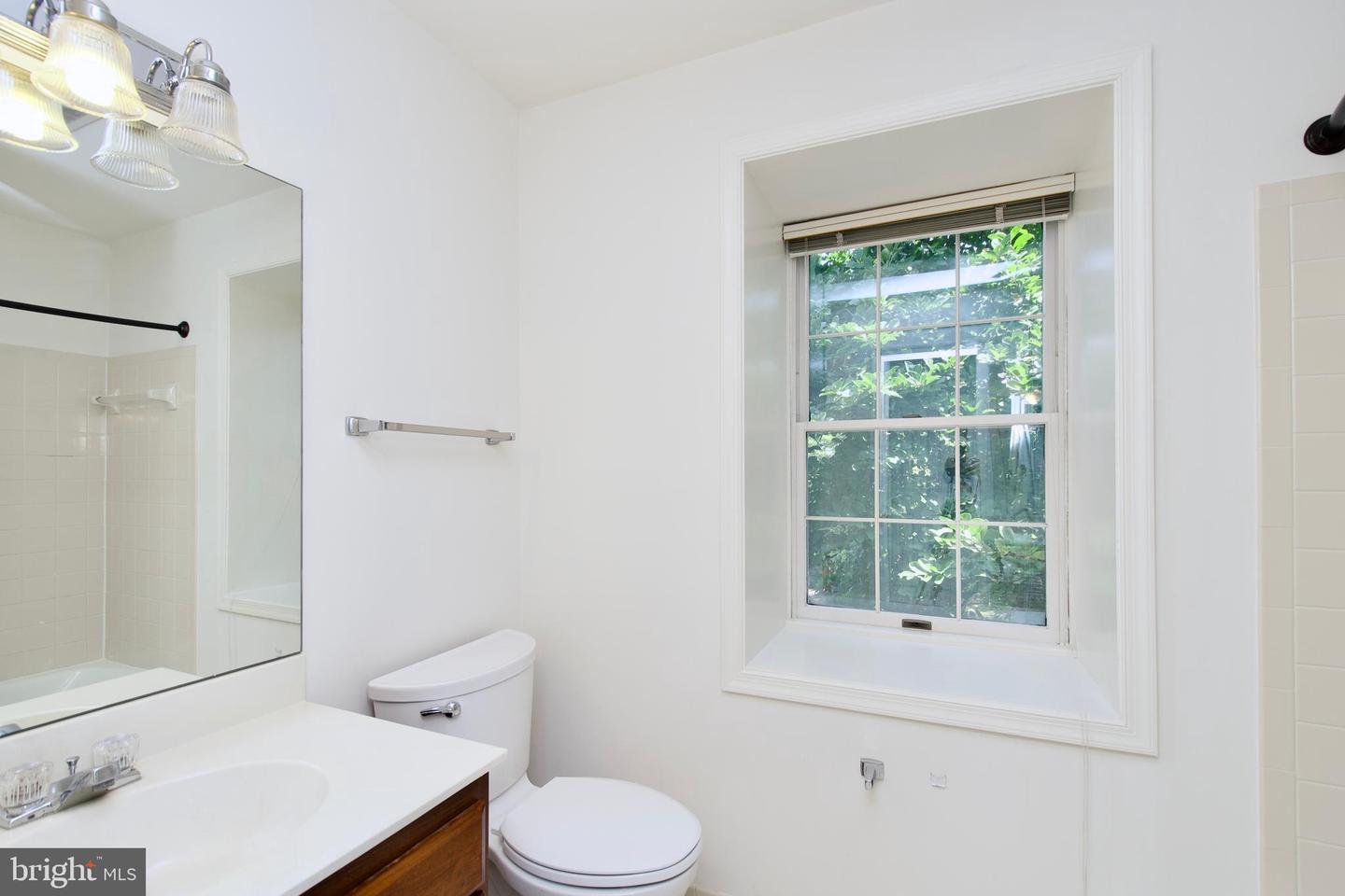 274 GRETNA GREEN CT #43, ALEXANDRIA, Virginia 22304, 3 Bedrooms Bedrooms, ,2 BathroomsBathrooms,Residential,For sale,274 GRETNA GREEN CT #43,VAAX2048010 MLS # VAAX2048010