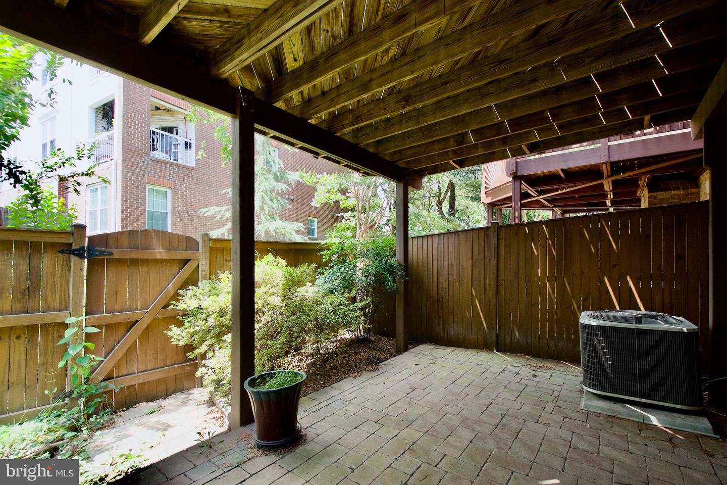 274 GRETNA GREEN CT #43, ALEXANDRIA, Virginia 22304, 3 Bedrooms Bedrooms, ,2 BathroomsBathrooms,Residential,For sale,274 GRETNA GREEN CT #43,VAAX2048010 MLS # VAAX2048010