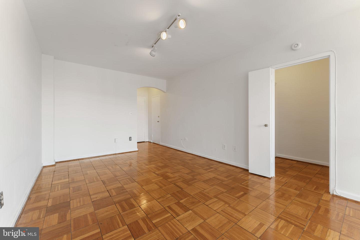 1 SCOTT CIR NW #807, WASHINGTON, District Of Columbia 20036, 1 Bedroom Bedrooms, ,1 BathroomBathrooms,Residential,For sale,1 SCOTT CIR NW #807,DCDC2212868 MLS # DCDC2212868