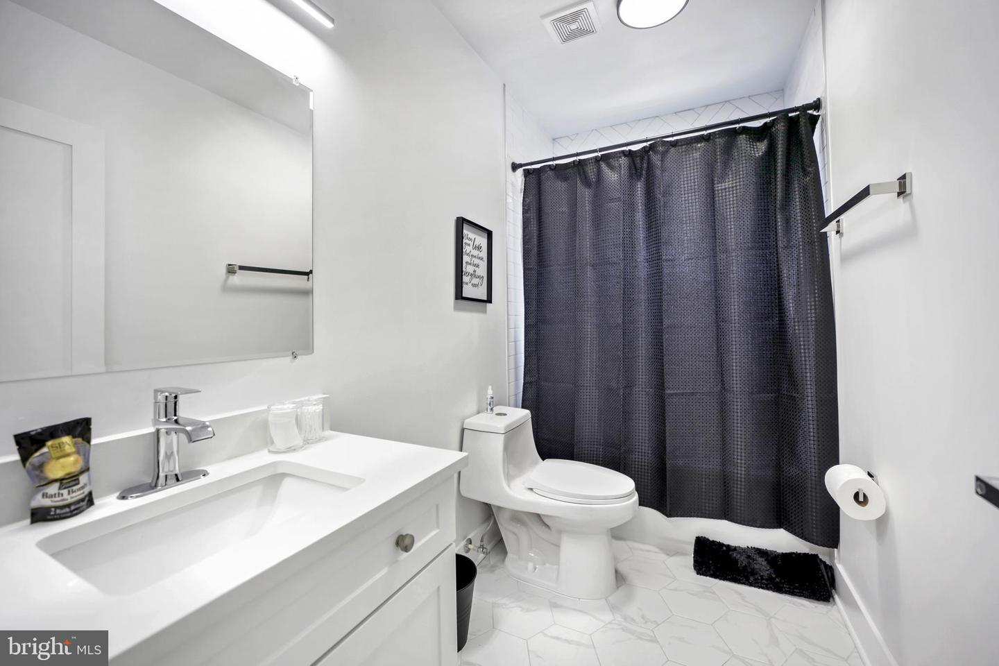 1621 T ST SE #8, WASHINGTON, District Of Columbia 20020, 4 Bedrooms Bedrooms, ,2 BathroomsBathrooms,Residential,For sale,1621 T ST SE #8,DCDC2212900 MLS # DCDC2212900