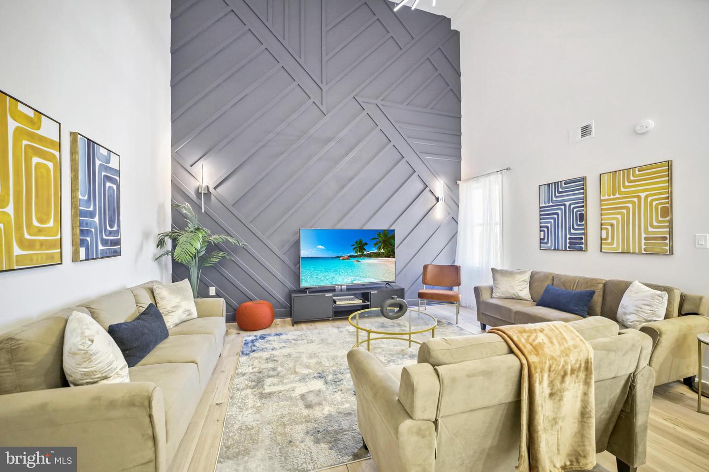 1621 T ST SE #8, WASHINGTON, District Of Columbia 20020, 4 Bedrooms Bedrooms, ,2 BathroomsBathrooms,Residential,For sale,1621 T ST SE #8,DCDC2212900 MLS # DCDC2212900