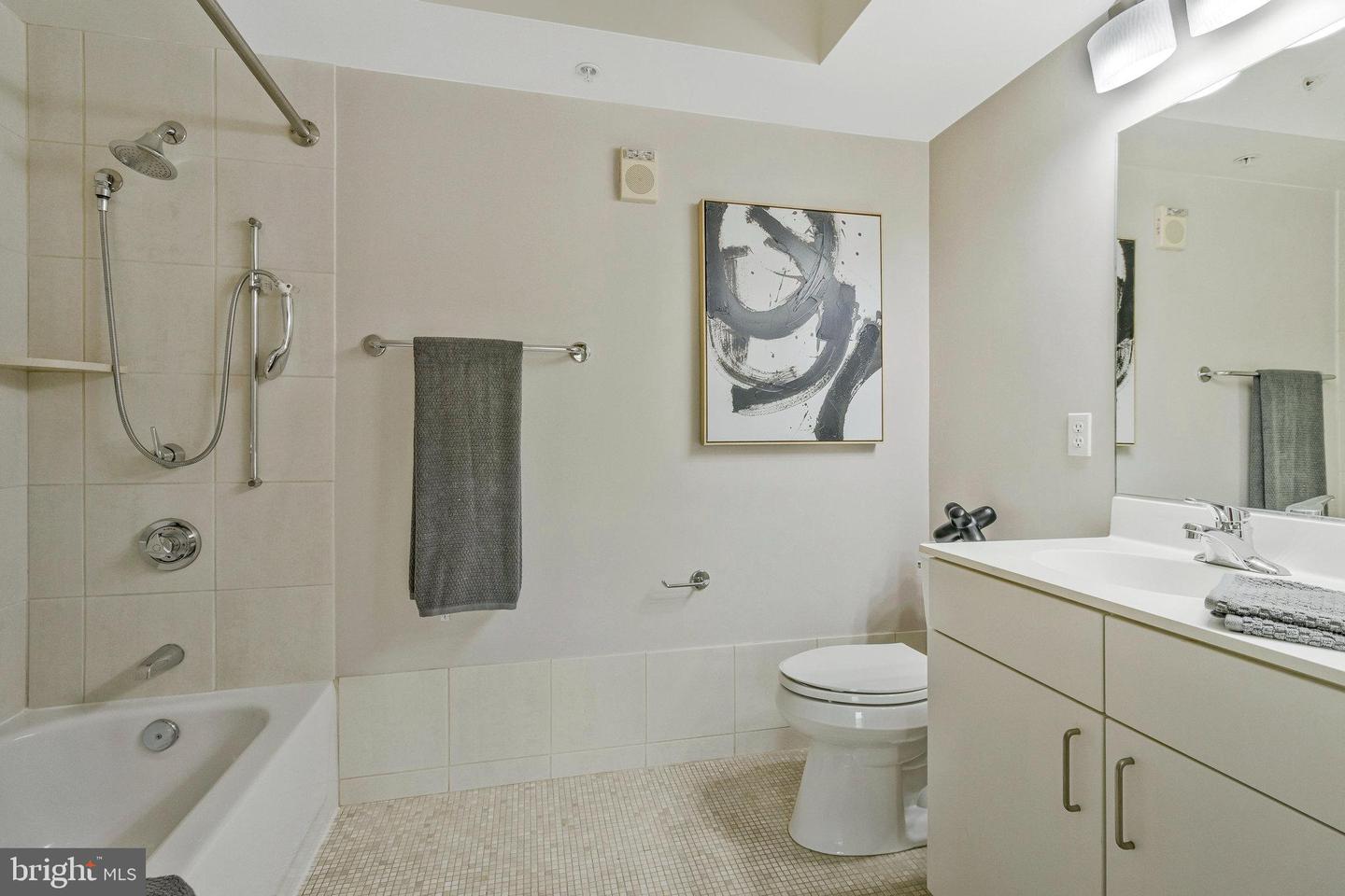 1000 NEW JERSEY AVE SE #914, WASHINGTON, District Of Columbia 20003, 2 Bedrooms Bedrooms, ,2 BathroomsBathrooms,Residential,For sale,1000 NEW JERSEY AVE SE #914,DCDC2212902 MLS # DCDC2212902