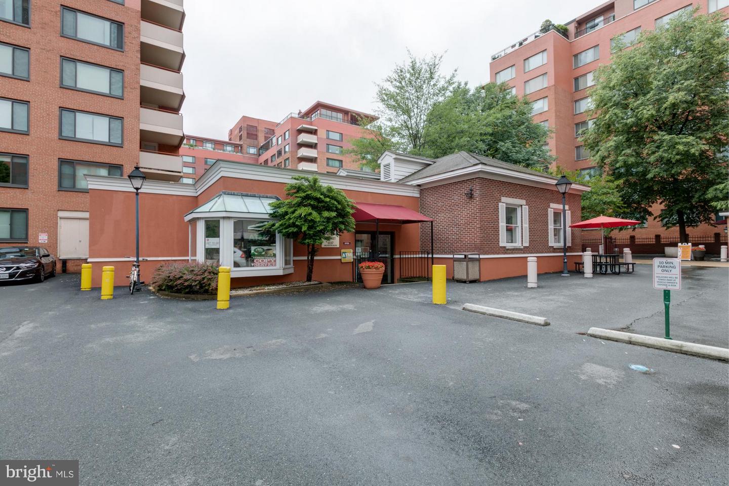 1021 ARLINGTON BLVD #647, ARLINGTON, Virginia 22209, ,1 BathroomBathrooms,Residential,For sale,1021 ARLINGTON BLVD #647,VAAR2061658 MLS # VAAR2061658