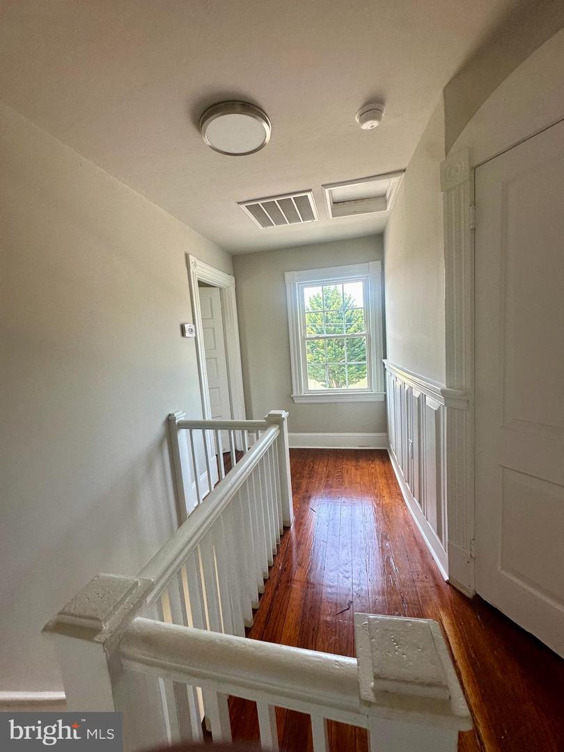 301 VIRGINIA AVE, CULPEPER, Virginia 22701, 3 Bedrooms Bedrooms, 8 Rooms Rooms,2 BathroomsBathrooms,Residential,For sale,301 VIRGINIA AVE,VACU2011146 MLS # VACU2011146