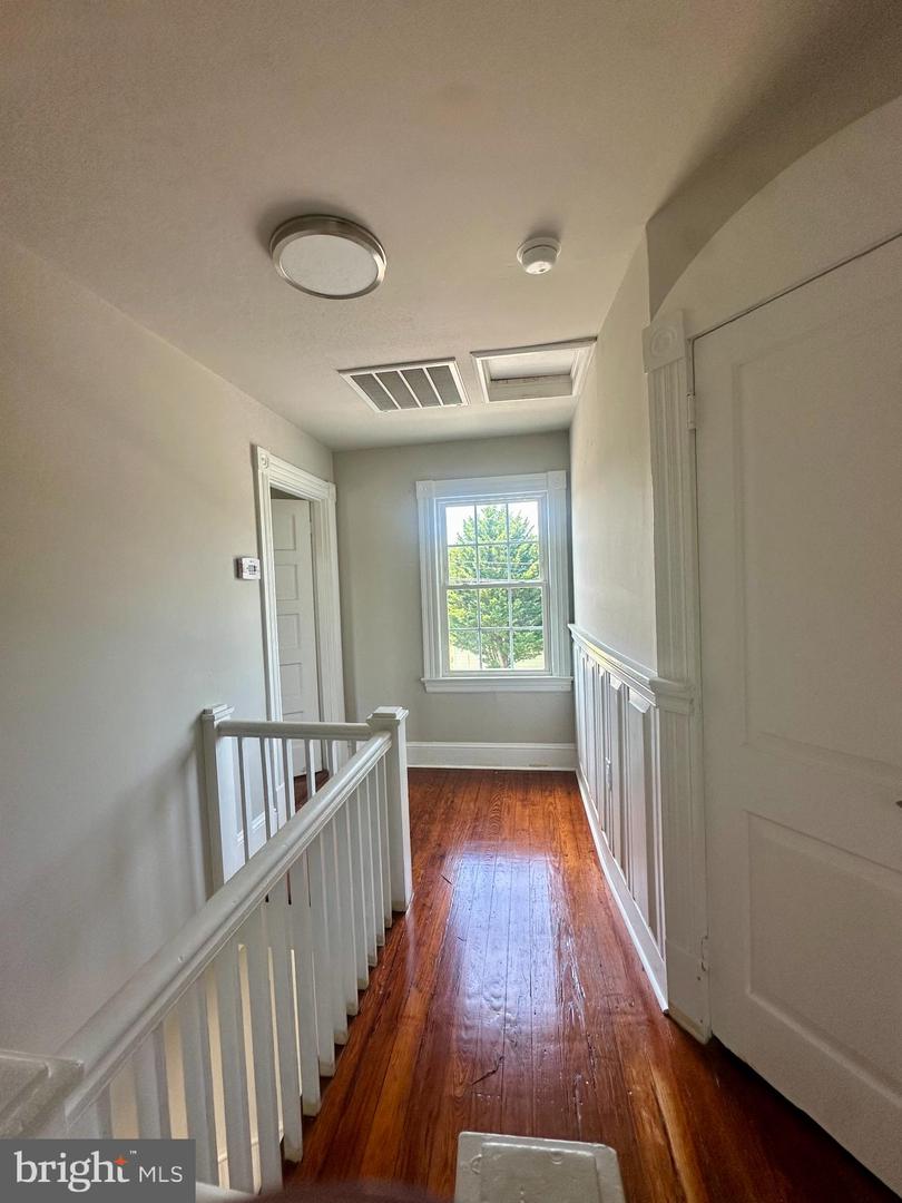 301 VIRGINIA AVE, CULPEPER, Virginia 22701, 3 Bedrooms Bedrooms, 8 Rooms Rooms,2 BathroomsBathrooms,Residential,For sale,301 VIRGINIA AVE,VACU2011146 MLS # VACU2011146