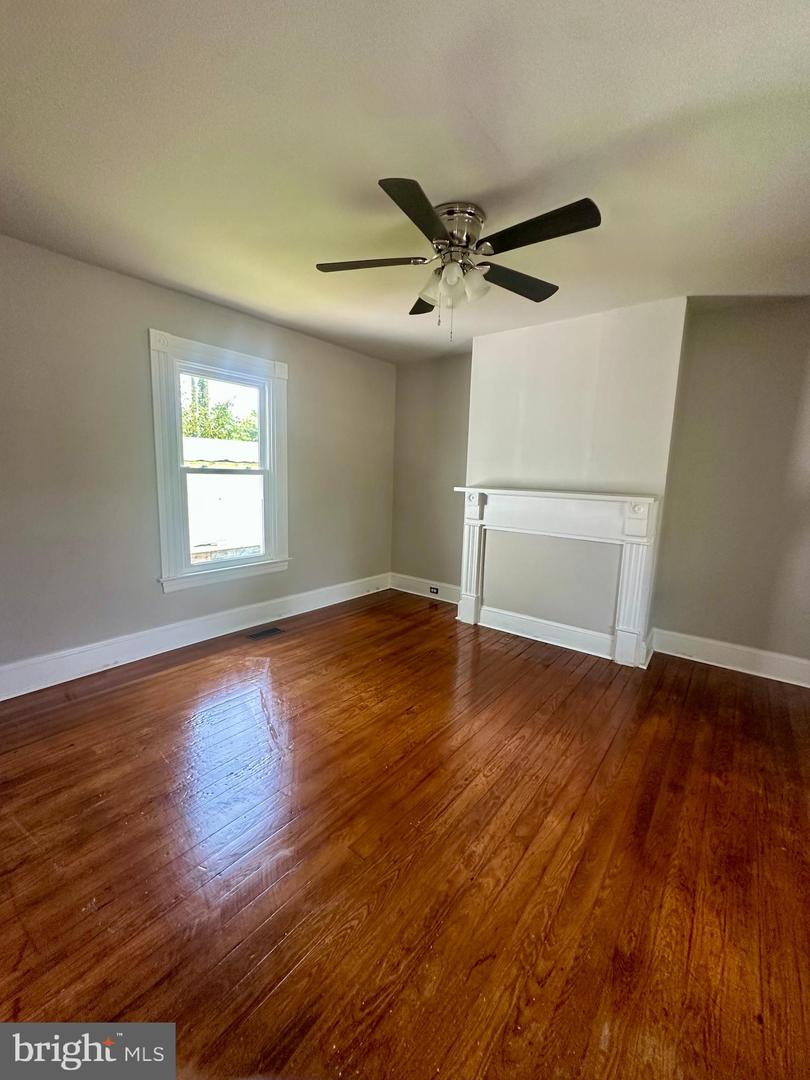 301 VIRGINIA AVE, CULPEPER, Virginia 22701, 3 Bedrooms Bedrooms, 8 Rooms Rooms,2 BathroomsBathrooms,Residential,For sale,301 VIRGINIA AVE,VACU2011146 MLS # VACU2011146