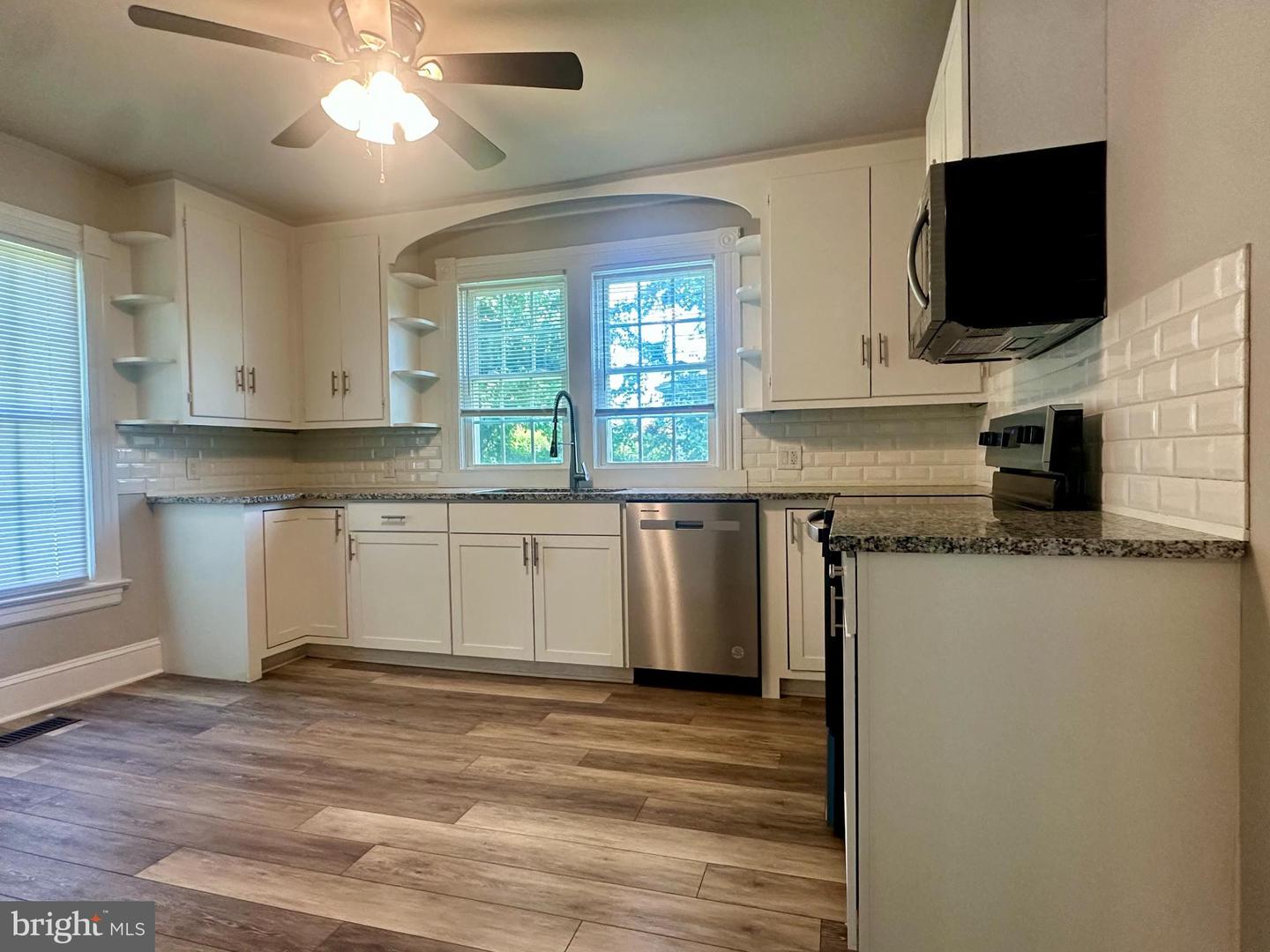 301 VIRGINIA AVE, CULPEPER, Virginia 22701, 3 Bedrooms Bedrooms, 8 Rooms Rooms,2 BathroomsBathrooms,Residential,For sale,301 VIRGINIA AVE,VACU2011146 MLS # VACU2011146