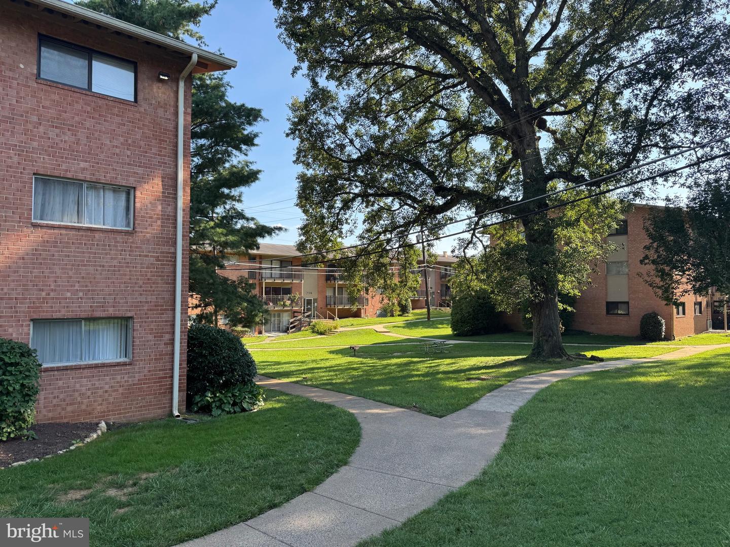 7328 LEE HWY #102, FALLS CHURCH, Virginia 22046, 1 Bedroom Bedrooms, ,1 BathroomBathrooms,Residential,For sale,7328 LEE HWY #102,VAFX2258706 MLS # VAFX2258706