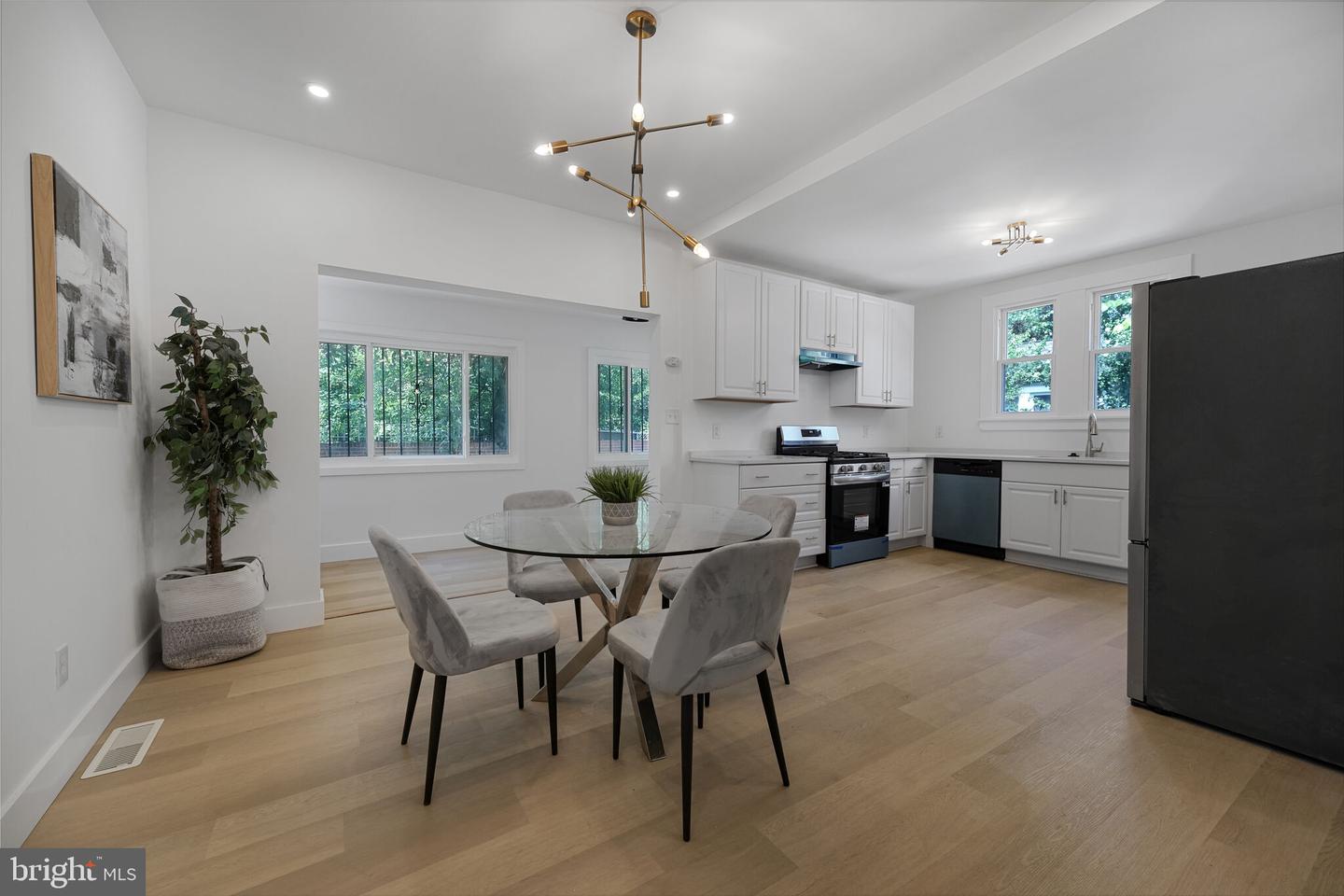 2712 S DAKOTA AVE NE, WASHINGTON, District Of Columbia 20018, 3 Bedrooms Bedrooms, ,3 BathroomsBathrooms,Residential,For sale,2712 S DAKOTA AVE NE,DCDC2212974 MLS # DCDC2212974