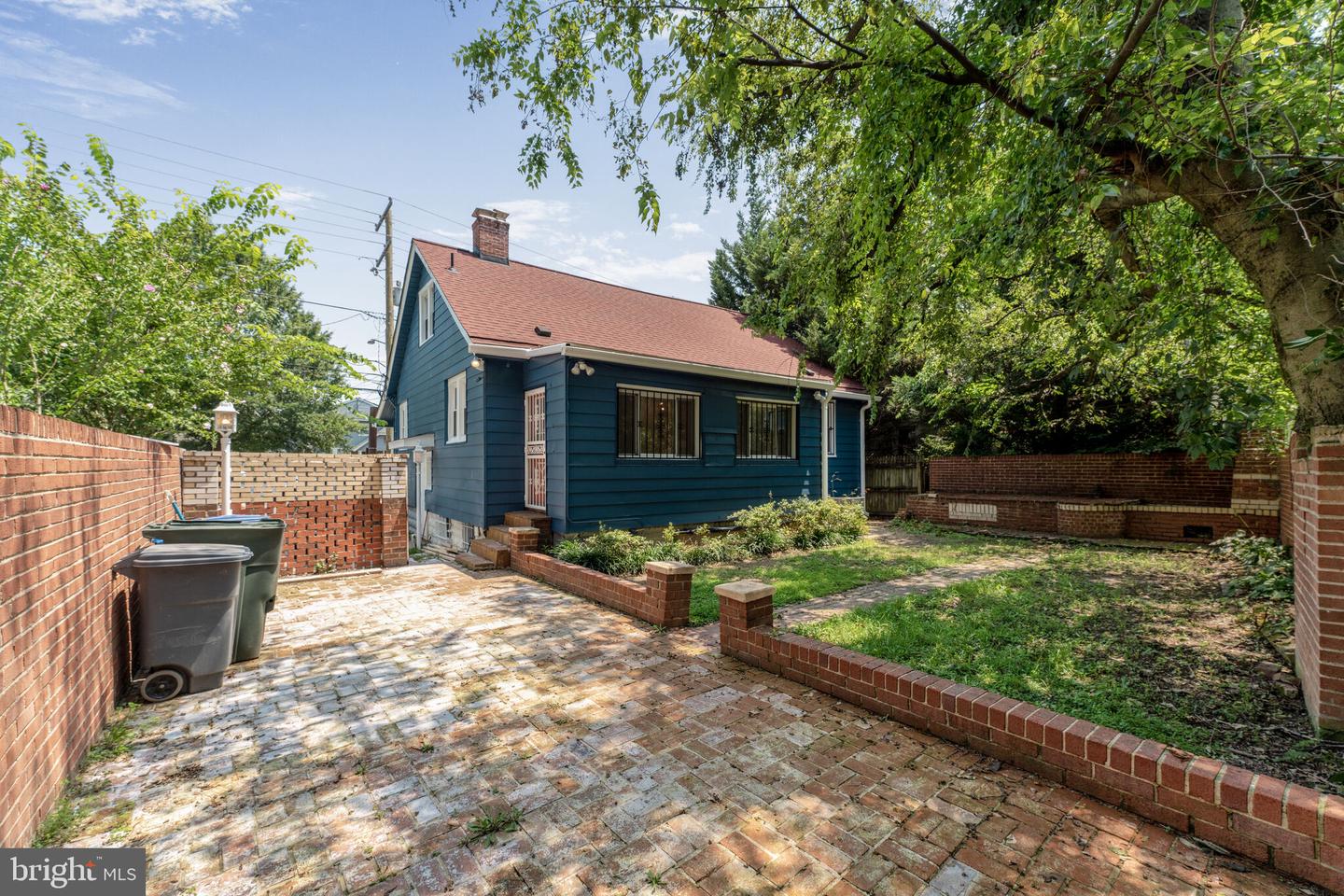 2712 S DAKOTA AVE NE, WASHINGTON, District Of Columbia 20018, 3 Bedrooms Bedrooms, ,3 BathroomsBathrooms,Residential,For sale,2712 S DAKOTA AVE NE,DCDC2212974 MLS # DCDC2212974