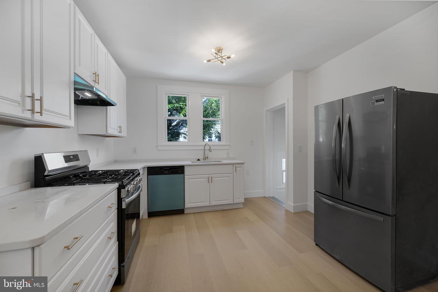 2712 S DAKOTA AVE NE, WASHINGTON, District Of Columbia 20018, 3 Bedrooms Bedrooms, ,3 BathroomsBathrooms,Residential,For sale,2712 S DAKOTA AVE NE,DCDC2212974 MLS # DCDC2212974
