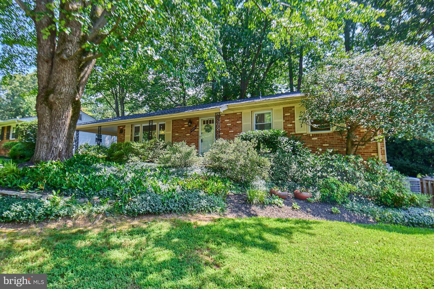 5009 LONE OAK PL, FAIRFAX, Virginia 22032, 4 Bedrooms Bedrooms, ,3 BathroomsBathrooms,Residential,For sale,5009 LONE OAK PL,VAFX2223544 MLS # VAFX2223544