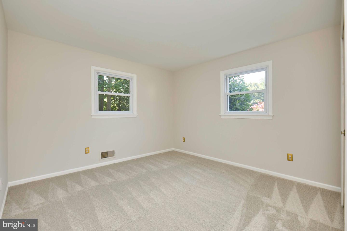 5009 LONE OAK PL, FAIRFAX, Virginia 22032, 4 Bedrooms Bedrooms, ,3 BathroomsBathrooms,Residential,For sale,5009 LONE OAK PL,VAFX2223544 MLS # VAFX2223544