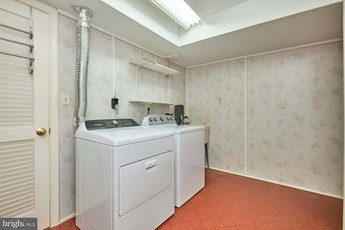 5009 LONE OAK PL, FAIRFAX, Virginia 22032, 4 Bedrooms Bedrooms, ,3 BathroomsBathrooms,Residential,For sale,5009 LONE OAK PL,VAFX2223544 MLS # VAFX2223544