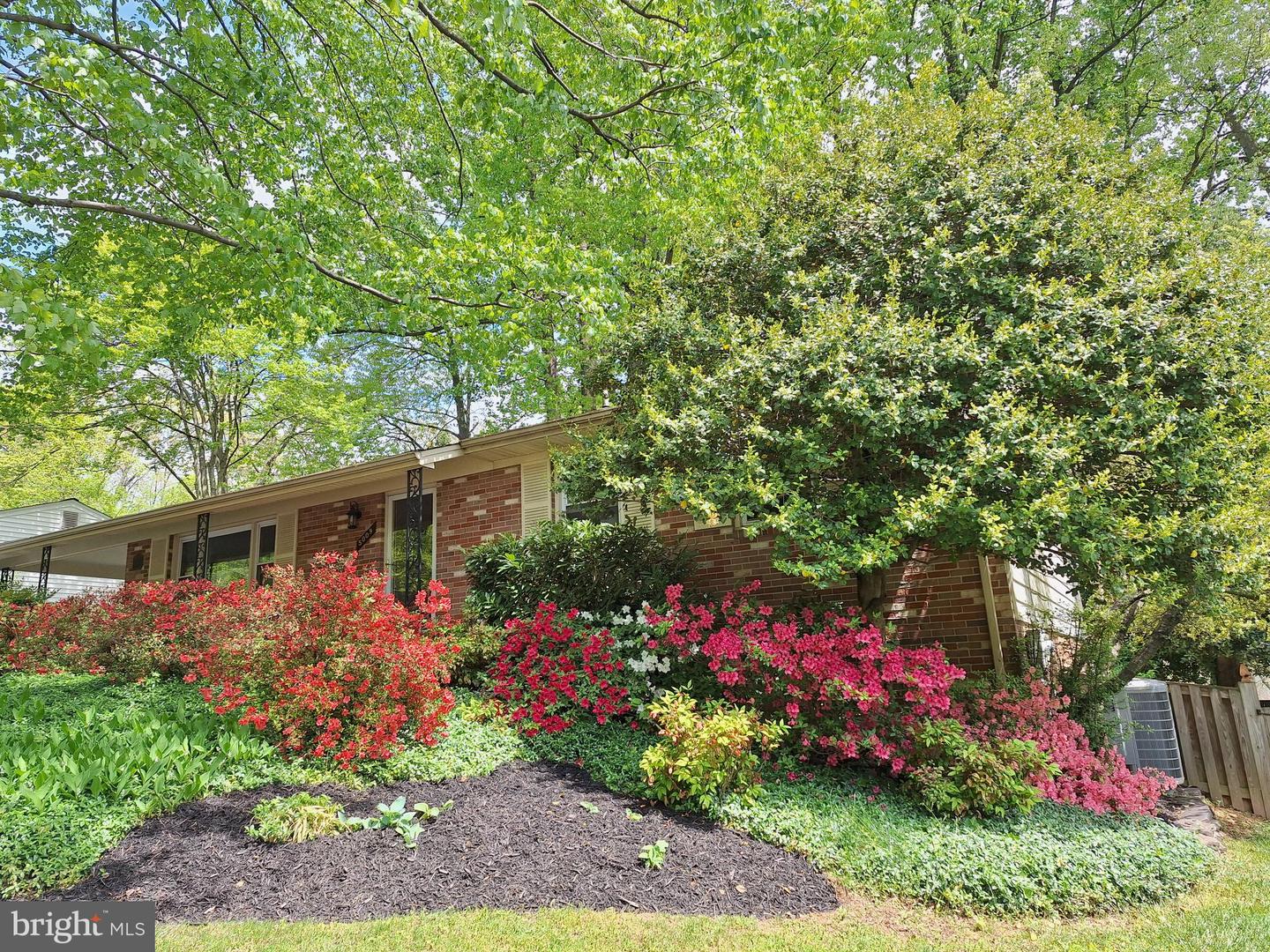 5009 LONE OAK PL, FAIRFAX, Virginia 22032, 4 Bedrooms Bedrooms, ,3 BathroomsBathrooms,Residential,For sale,5009 LONE OAK PL,VAFX2223544 MLS # VAFX2223544