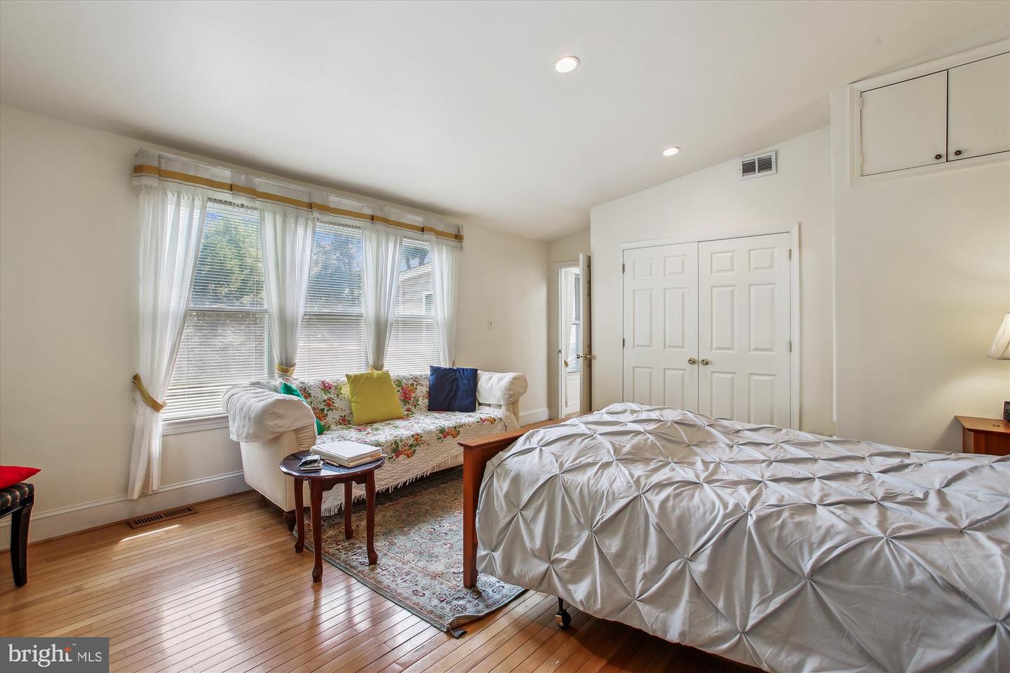 1901 GREAT FALLS ST, MCLEAN, Virginia 22101, 8 Bedrooms Bedrooms, ,5 BathroomsBathrooms,Residential,For sale,1901 GREAT FALLS ST,VAFX2244538 MLS # VAFX2244538