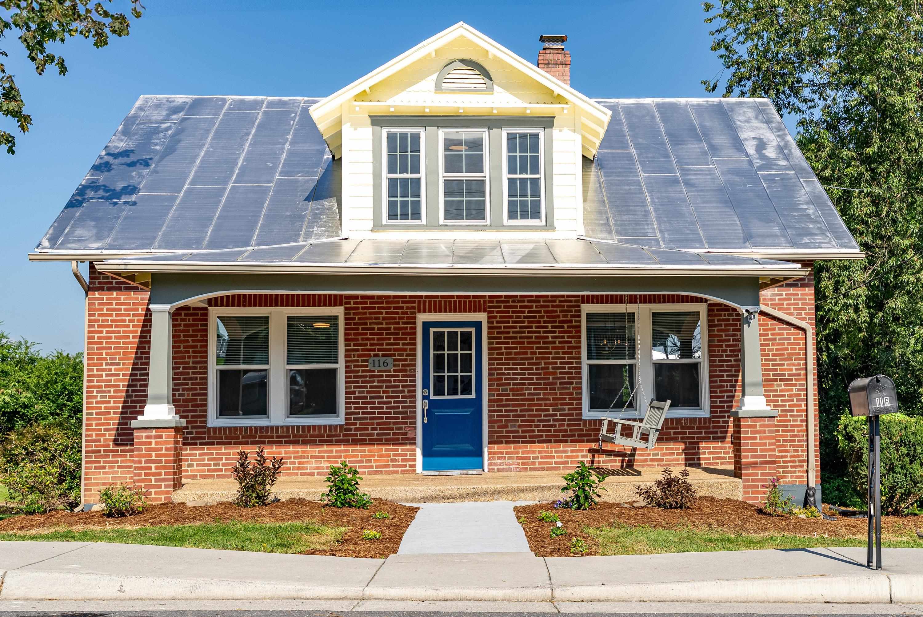 116 LINVILLE AVE, BROADWAY, Virginia 22815, 6 Bedrooms Bedrooms, ,2 BathroomsBathrooms,Residential,116 LINVILLE AVE,667325 MLS # 667325