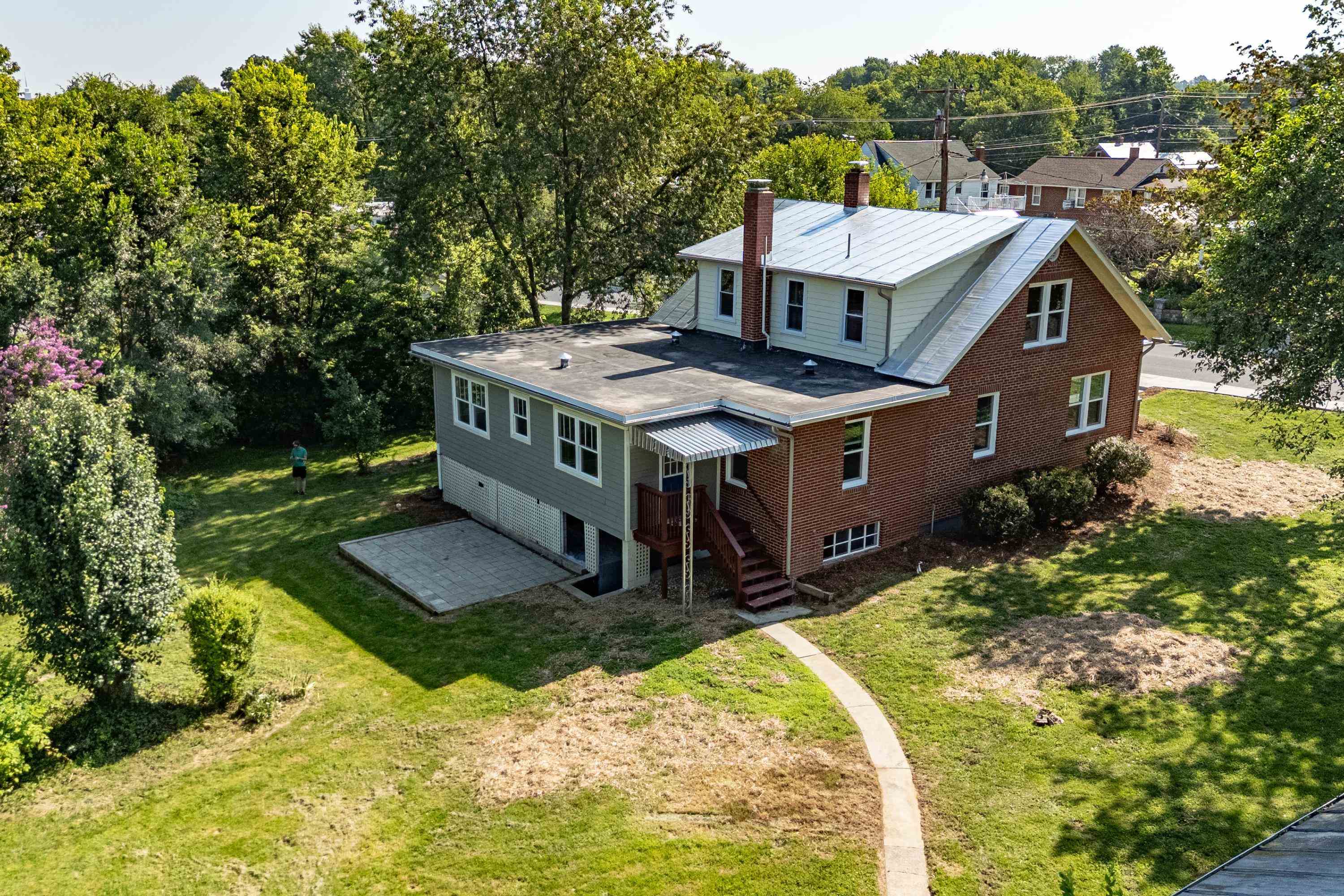 116 LINVILLE AVE, BROADWAY, Virginia 22815, 6 Bedrooms Bedrooms, ,2 BathroomsBathrooms,Residential,116 LINVILLE AVE,667325 MLS # 667325