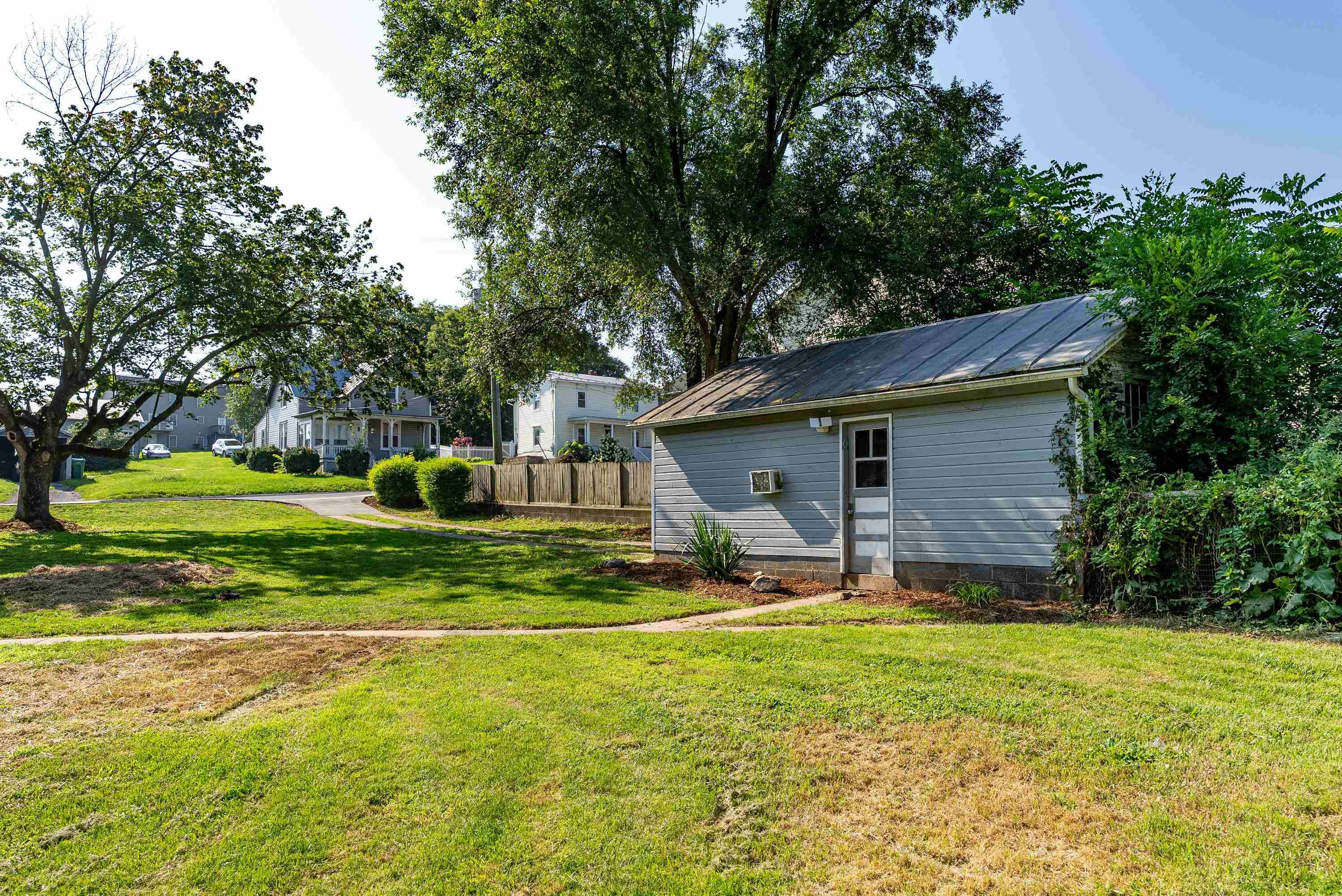 116 LINVILLE AVE, BROADWAY, Virginia 22815, 6 Bedrooms Bedrooms, ,2 BathroomsBathrooms,Residential,116 LINVILLE AVE,667325 MLS # 667325