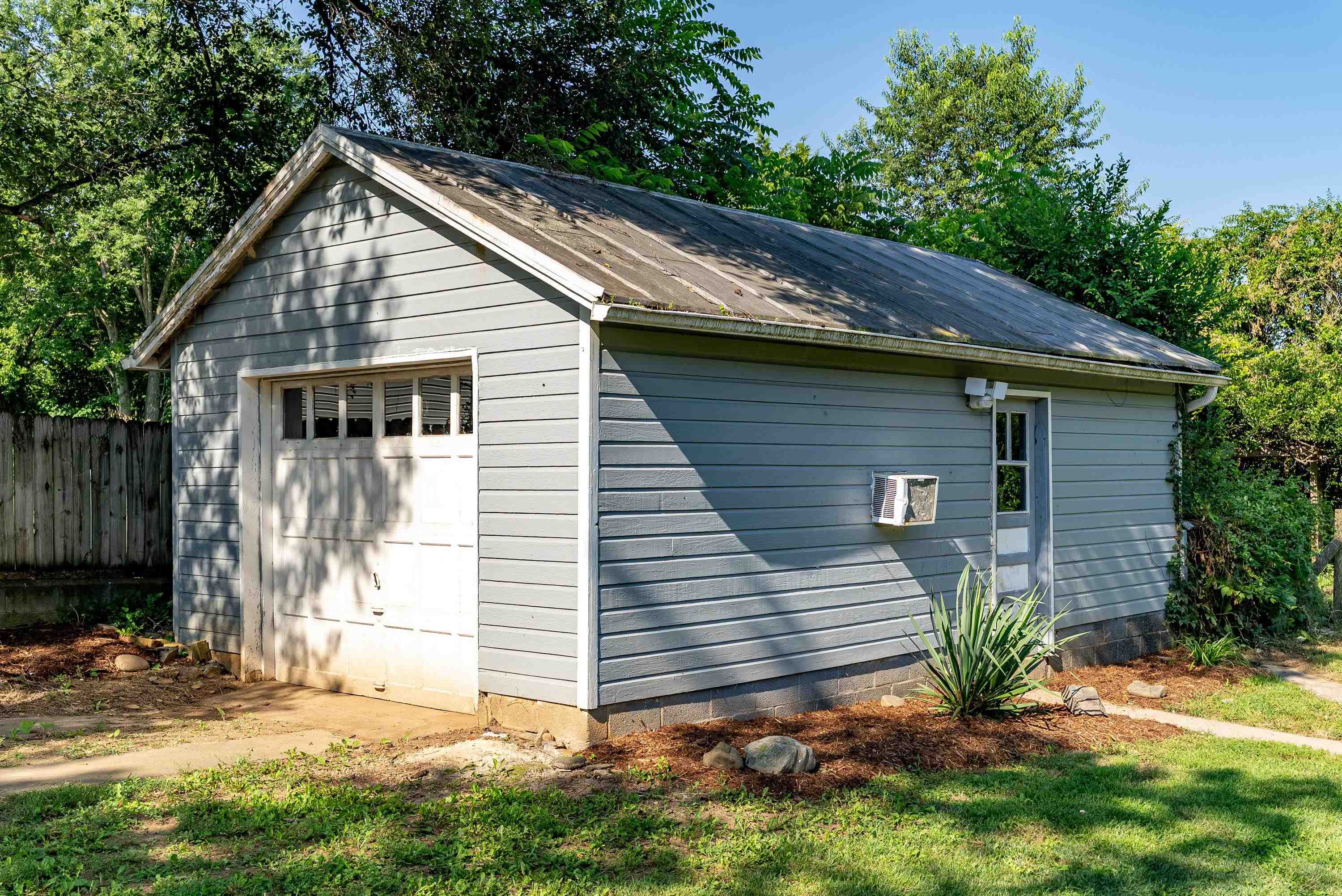 116 LINVILLE AVE, BROADWAY, Virginia 22815, 6 Bedrooms Bedrooms, ,2 BathroomsBathrooms,Residential,116 LINVILLE AVE,667325 MLS # 667325