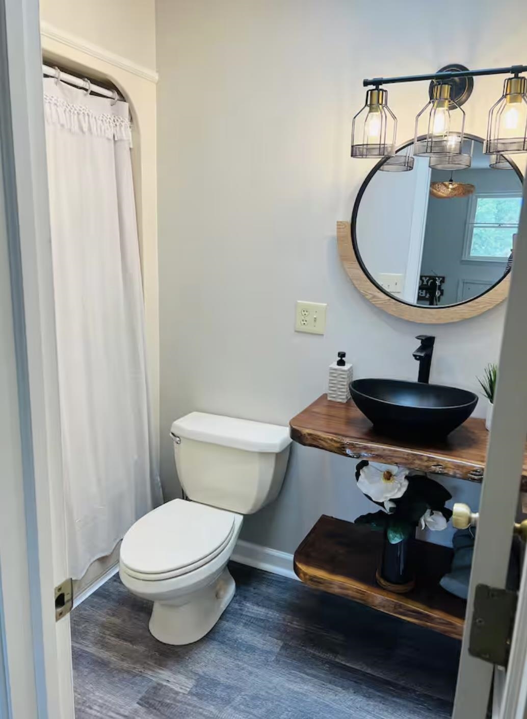 4064 PINE GROVE RD, STANLEY, Virginia 22851, 3 Bedrooms Bedrooms, ,2 BathroomsBathrooms,Residential,YoYos Cabin,4064 PINE GROVE RD,667330 MLS # 667330