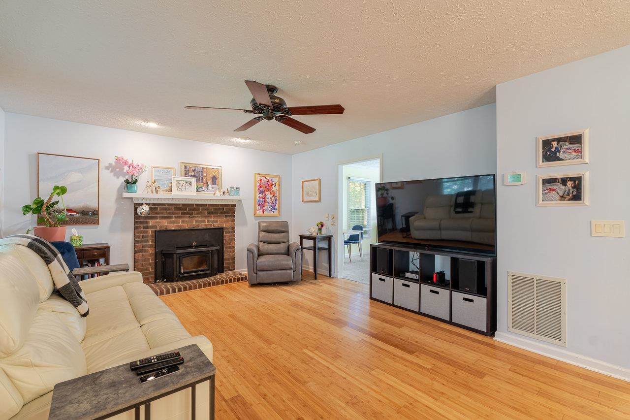 3237 ARROWHEAD RD, ROCKINGHAM, Virginia 22801, 6 Bedrooms Bedrooms, ,3 BathroomsBathrooms,Residential,3237 ARROWHEAD RD,667335 MLS # 667335