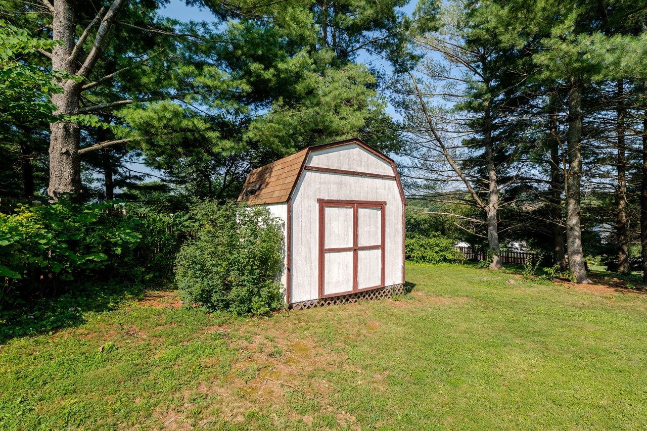 3237 ARROWHEAD RD, ROCKINGHAM, Virginia 22801, 6 Bedrooms Bedrooms, ,3 BathroomsBathrooms,Residential,3237 ARROWHEAD RD,667335 MLS # 667335