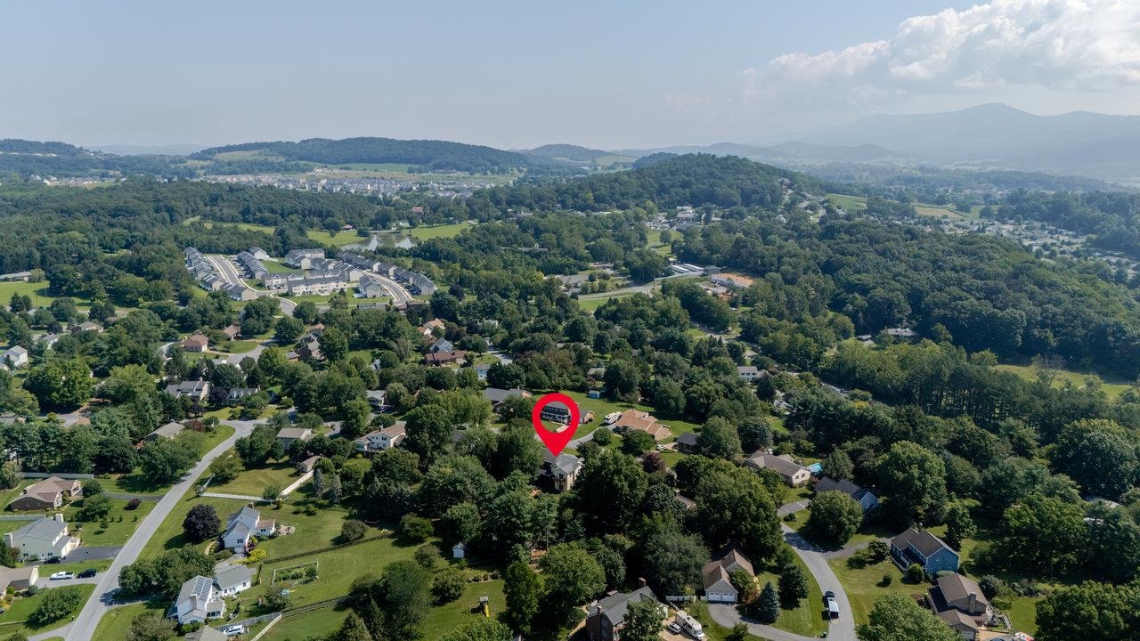 3237 ARROWHEAD RD, ROCKINGHAM, Virginia 22801, 6 Bedrooms Bedrooms, ,3 BathroomsBathrooms,Residential,3237 ARROWHEAD RD,667335 MLS # 667335