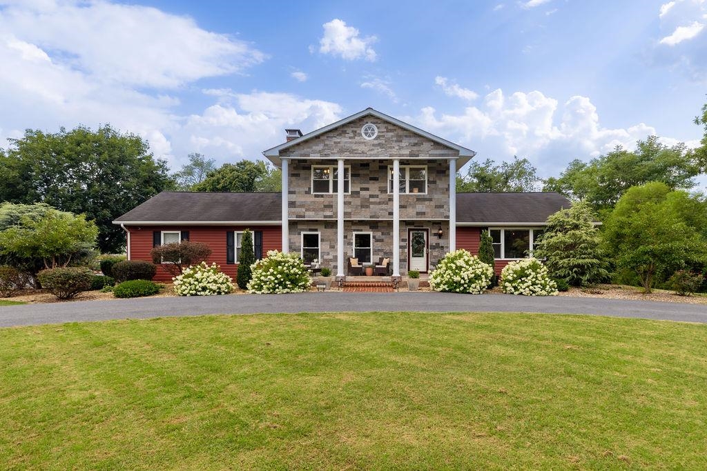 2073 HOWARDSVILLE TPKE, LYNDHURST, Virginia 22952, 3 Bedrooms Bedrooms, ,3 BathroomsBathrooms,Residential,2073 HOWARDSVILLE TPKE,667338 MLS # 667338