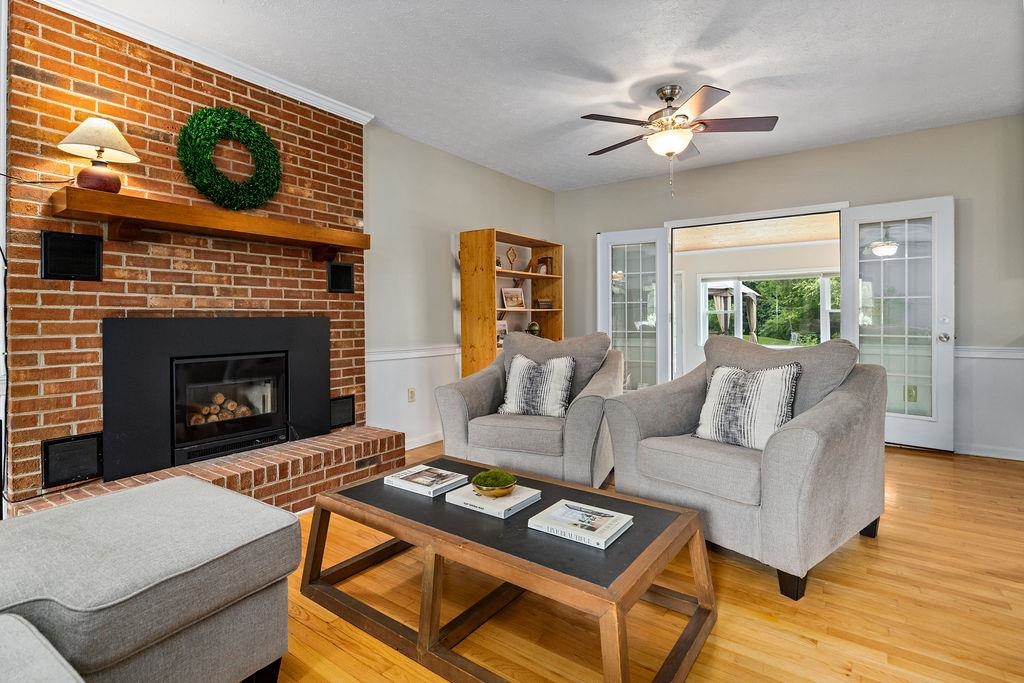 2073 HOWARDSVILLE TPKE, LYNDHURST, Virginia 22952, 3 Bedrooms Bedrooms, ,3 BathroomsBathrooms,Residential,2073 HOWARDSVILLE TPKE,667338 MLS # 667338
