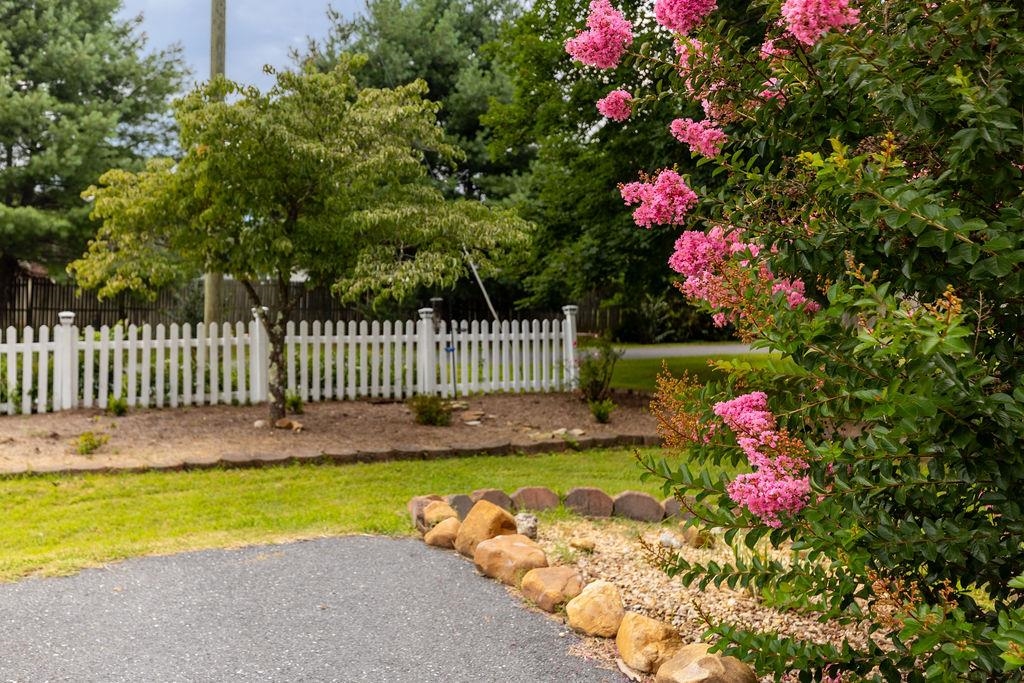 2073 HOWARDSVILLE TPKE, LYNDHURST, Virginia 22952, 3 Bedrooms Bedrooms, ,3 BathroomsBathrooms,Residential,2073 HOWARDSVILLE TPKE,667338 MLS # 667338