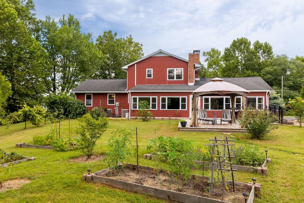 2073 HOWARDSVILLE TPKE, LYNDHURST, Virginia 22952, 3 Bedrooms Bedrooms, ,3 BathroomsBathrooms,Residential,2073 HOWARDSVILLE TPKE,667338 MLS # 667338