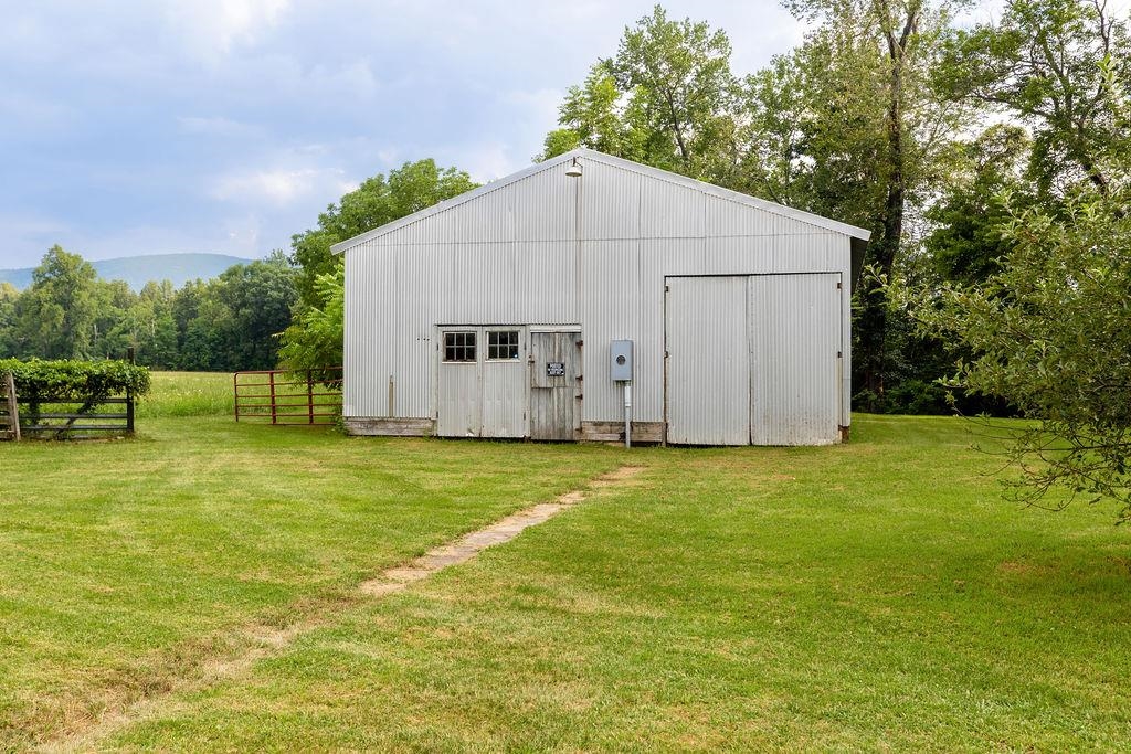 2073 HOWARDSVILLE TPKE, LYNDHURST, Virginia 22952, 3 Bedrooms Bedrooms, ,3 BathroomsBathrooms,Residential,2073 HOWARDSVILLE TPKE,667338 MLS # 667338