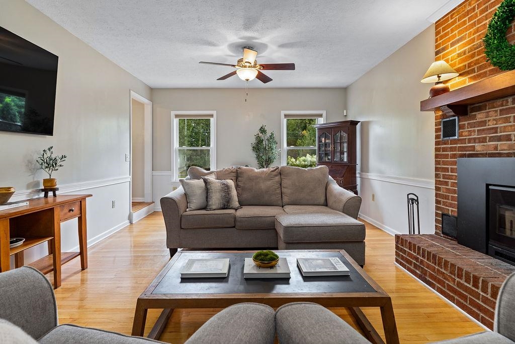 2073 HOWARDSVILLE TPKE, LYNDHURST, Virginia 22952, 3 Bedrooms Bedrooms, ,3 BathroomsBathrooms,Residential,2073 HOWARDSVILLE TPKE,667338 MLS # 667338
