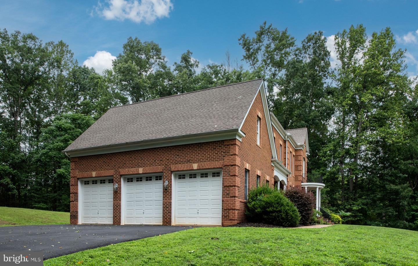 13520 5TH CORPS LN, FREDERICKSBURG, Virginia 22407, 4 Bedrooms Bedrooms, ,3 BathroomsBathrooms,Residential,For sale,13520 5TH CORPS LN,VASP2034438 MLS # VASP2034438