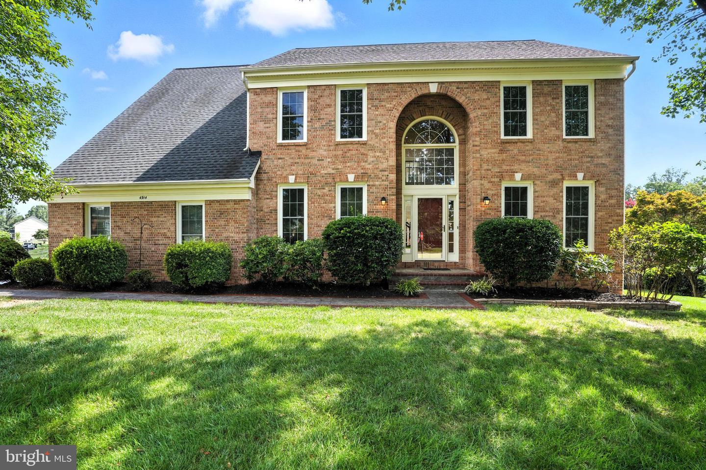 4914 EDGE ROCK DR, CHANTILLY, Virginia 20151, 4 Bedrooms Bedrooms, ,3 BathroomsBathrooms,Residential,For sale,4914 EDGE ROCK DR,VAFX2255094 MLS # VAFX2255094