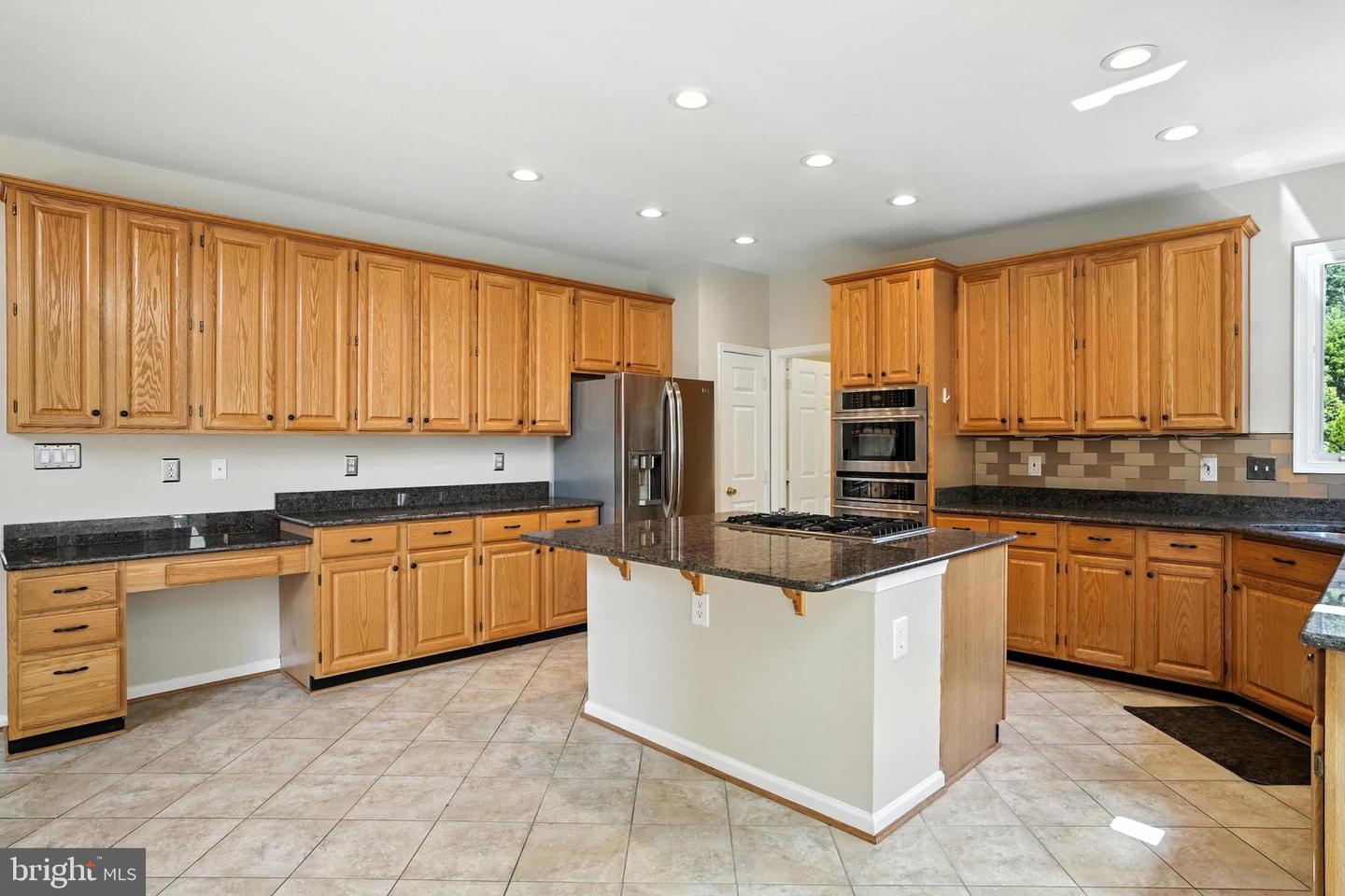 4914 EDGE ROCK DR, CHANTILLY, Virginia 20151, 4 Bedrooms Bedrooms, ,3 BathroomsBathrooms,Residential,For sale,4914 EDGE ROCK DR,VAFX2255094 MLS # VAFX2255094