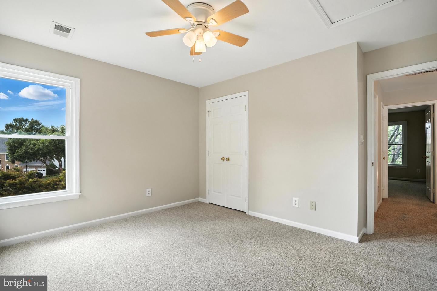 4914 EDGE ROCK DR, CHANTILLY, Virginia 20151, 4 Bedrooms Bedrooms, ,3 BathroomsBathrooms,Residential,For sale,4914 EDGE ROCK DR,VAFX2255094 MLS # VAFX2255094