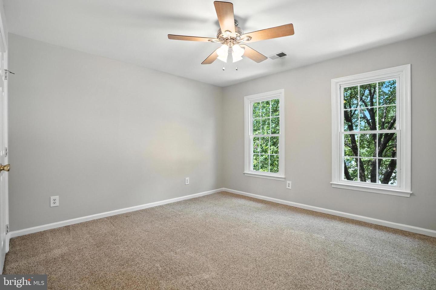 4914 EDGE ROCK DR, CHANTILLY, Virginia 20151, 4 Bedrooms Bedrooms, ,3 BathroomsBathrooms,Residential,For sale,4914 EDGE ROCK DR,VAFX2255094 MLS # VAFX2255094