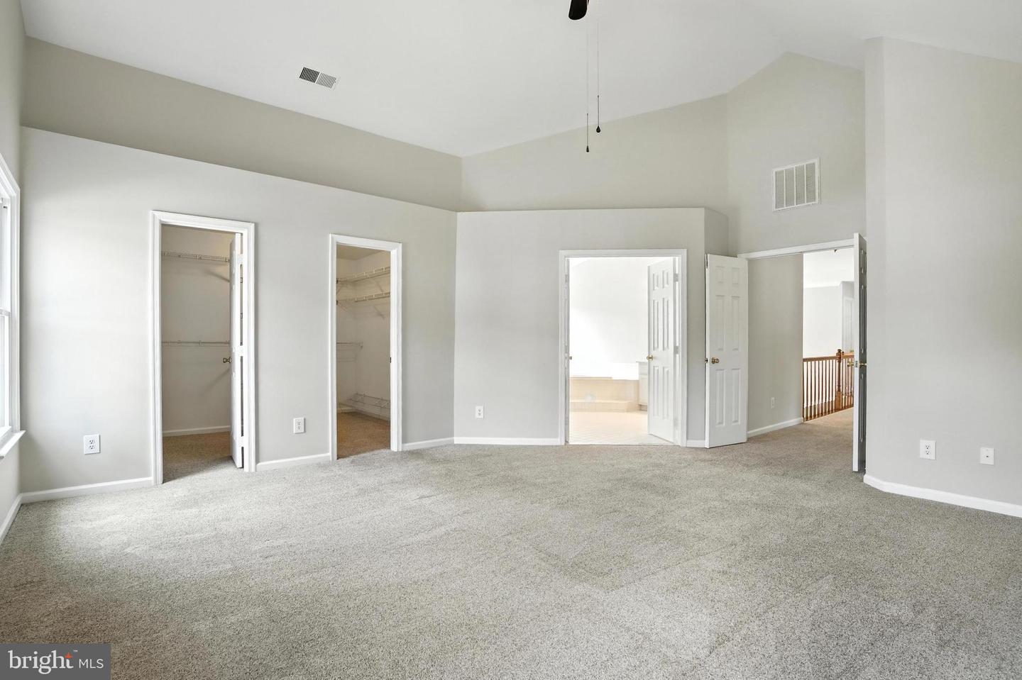 4914 EDGE ROCK DR, CHANTILLY, Virginia 20151, 4 Bedrooms Bedrooms, ,3 BathroomsBathrooms,Residential,For sale,4914 EDGE ROCK DR,VAFX2255094 MLS # VAFX2255094