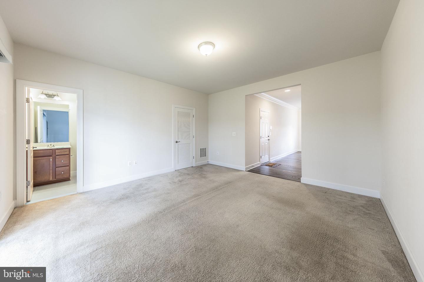 15303 LINVILLE CREEK DR, HAYMARKET, Virginia 20169, 3 Bedrooms Bedrooms, ,3 BathroomsBathrooms,Residential,For sale,15303 LINVILLE CREEK DR,VAPW2099056 MLS # VAPW2099056