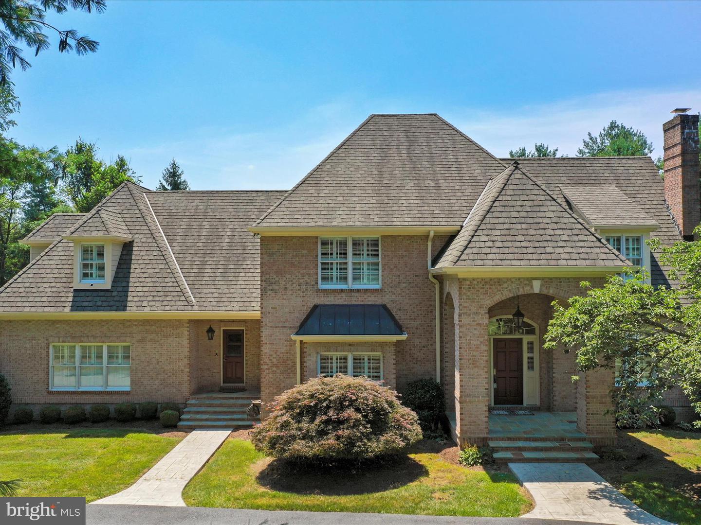 325 WINDSOR LN, WINCHESTER, Virginia 22602, 5 Bedrooms Bedrooms, ,4 BathroomsBathrooms,Residential,For sale,325 WINDSOR LN,VAFV2035416 MLS # VAFV2035416