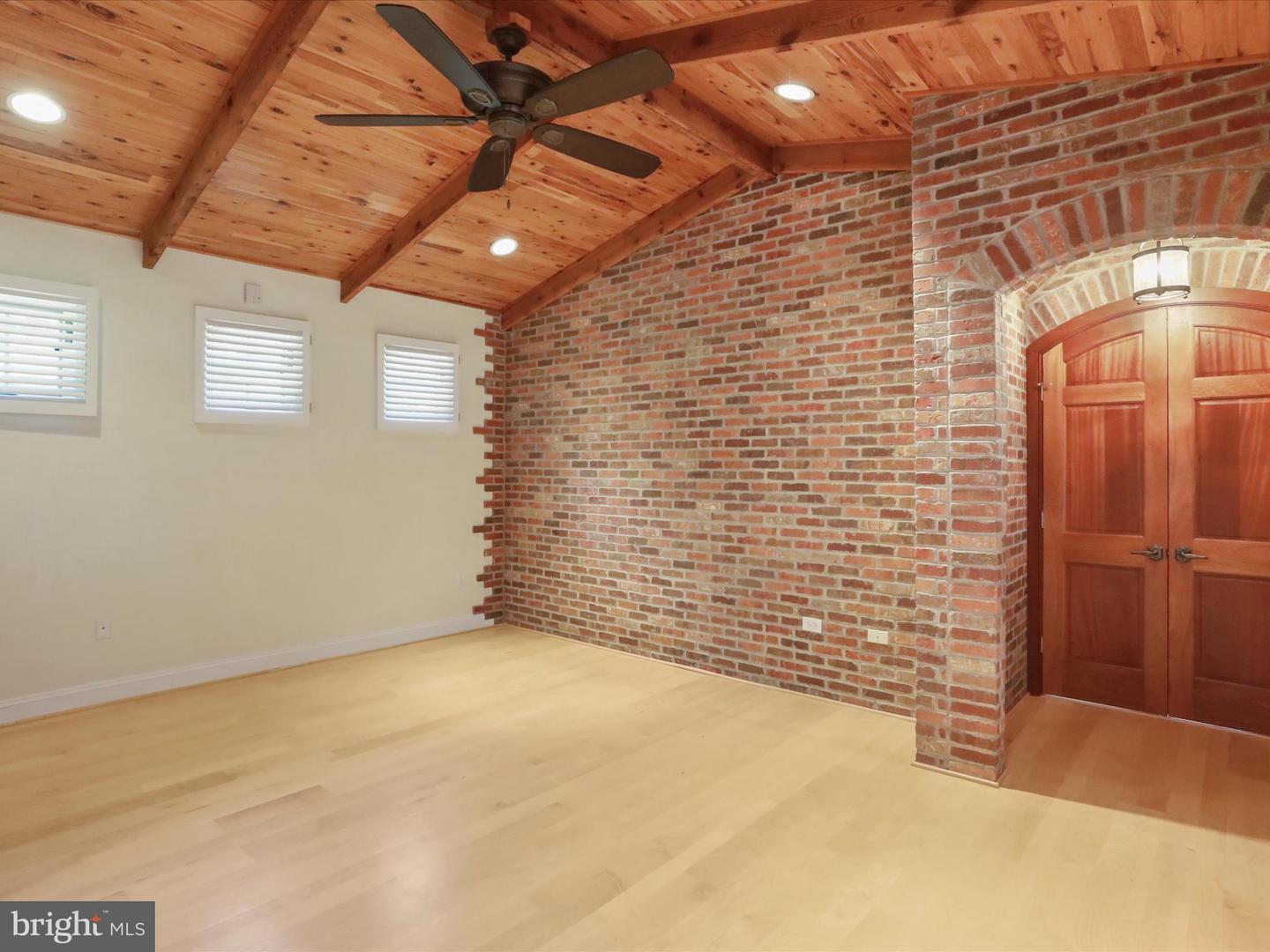 325 WINDSOR LN, WINCHESTER, Virginia 22602, 5 Bedrooms Bedrooms, ,4 BathroomsBathrooms,Residential,For sale,325 WINDSOR LN,VAFV2035416 MLS # VAFV2035416