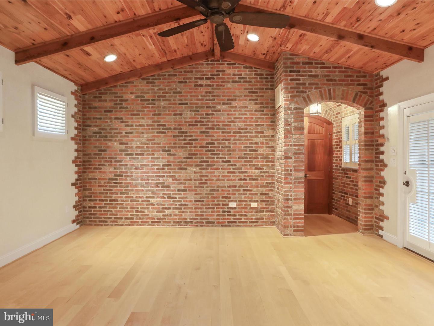 325 WINDSOR LN, WINCHESTER, Virginia 22602, 5 Bedrooms Bedrooms, ,4 BathroomsBathrooms,Residential,For sale,325 WINDSOR LN,VAFV2035416 MLS # VAFV2035416