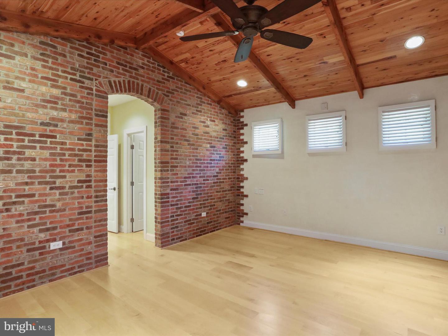 325 WINDSOR LN, WINCHESTER, Virginia 22602, 5 Bedrooms Bedrooms, ,4 BathroomsBathrooms,Residential,For sale,325 WINDSOR LN,VAFV2035416 MLS # VAFV2035416