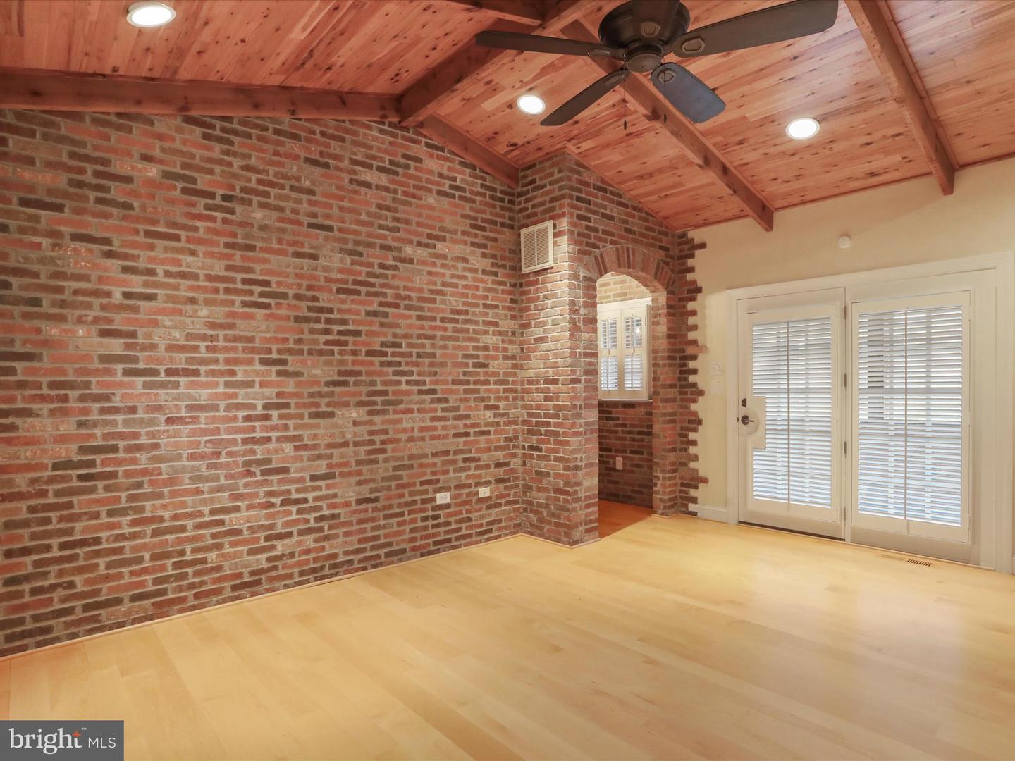 325 WINDSOR LN, WINCHESTER, Virginia 22602, 5 Bedrooms Bedrooms, ,4 BathroomsBathrooms,Residential,For sale,325 WINDSOR LN,VAFV2035416 MLS # VAFV2035416