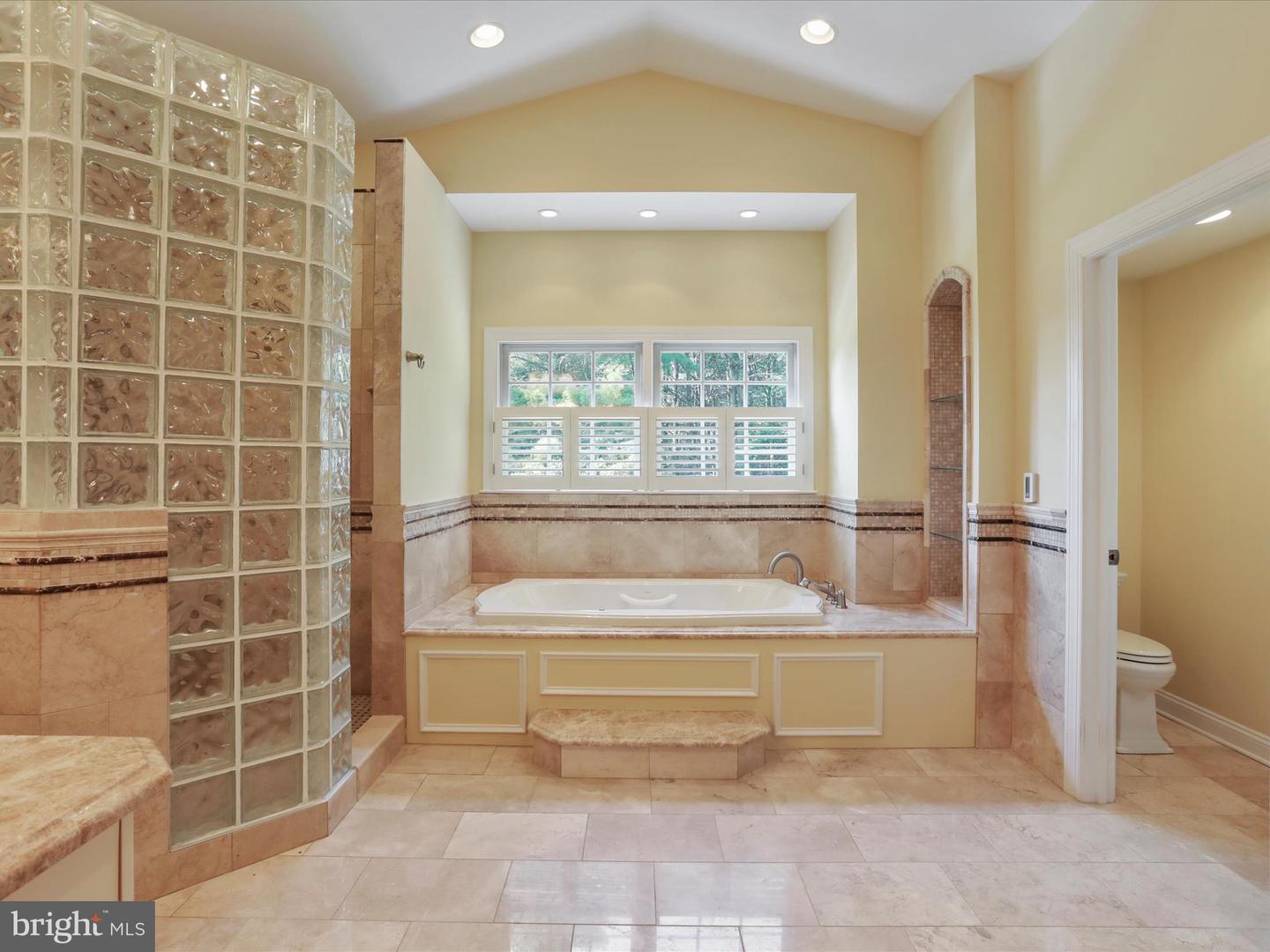 325 WINDSOR LN, WINCHESTER, Virginia 22602, 5 Bedrooms Bedrooms, ,4 BathroomsBathrooms,Residential,For sale,325 WINDSOR LN,VAFV2035416 MLS # VAFV2035416