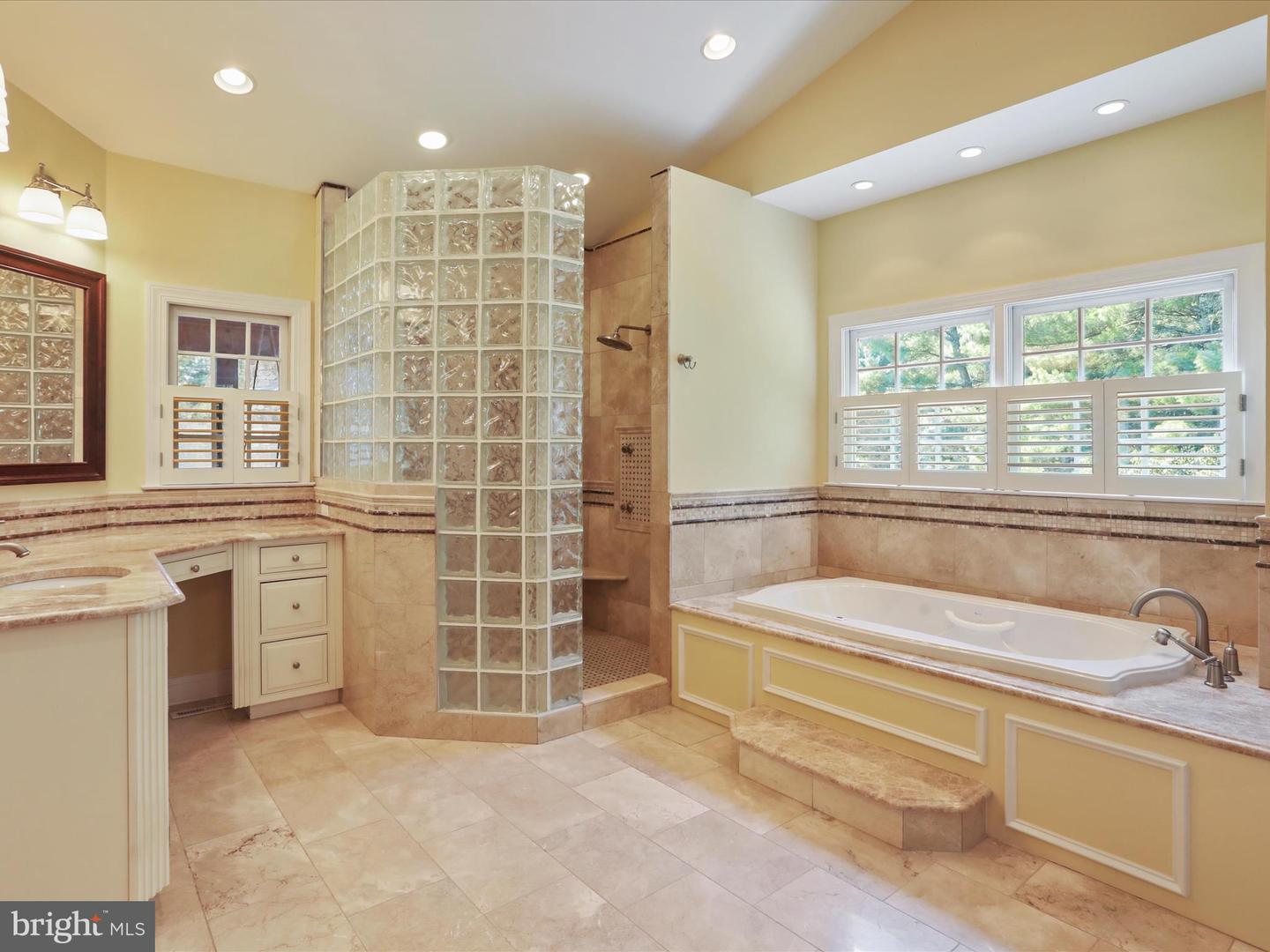 325 WINDSOR LN, WINCHESTER, Virginia 22602, 5 Bedrooms Bedrooms, ,4 BathroomsBathrooms,Residential,For sale,325 WINDSOR LN,VAFV2035416 MLS # VAFV2035416