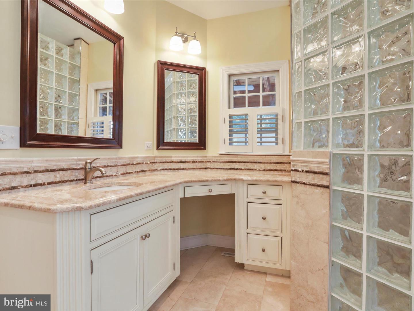 325 WINDSOR LN, WINCHESTER, Virginia 22602, 5 Bedrooms Bedrooms, ,4 BathroomsBathrooms,Residential,For sale,325 WINDSOR LN,VAFV2035416 MLS # VAFV2035416