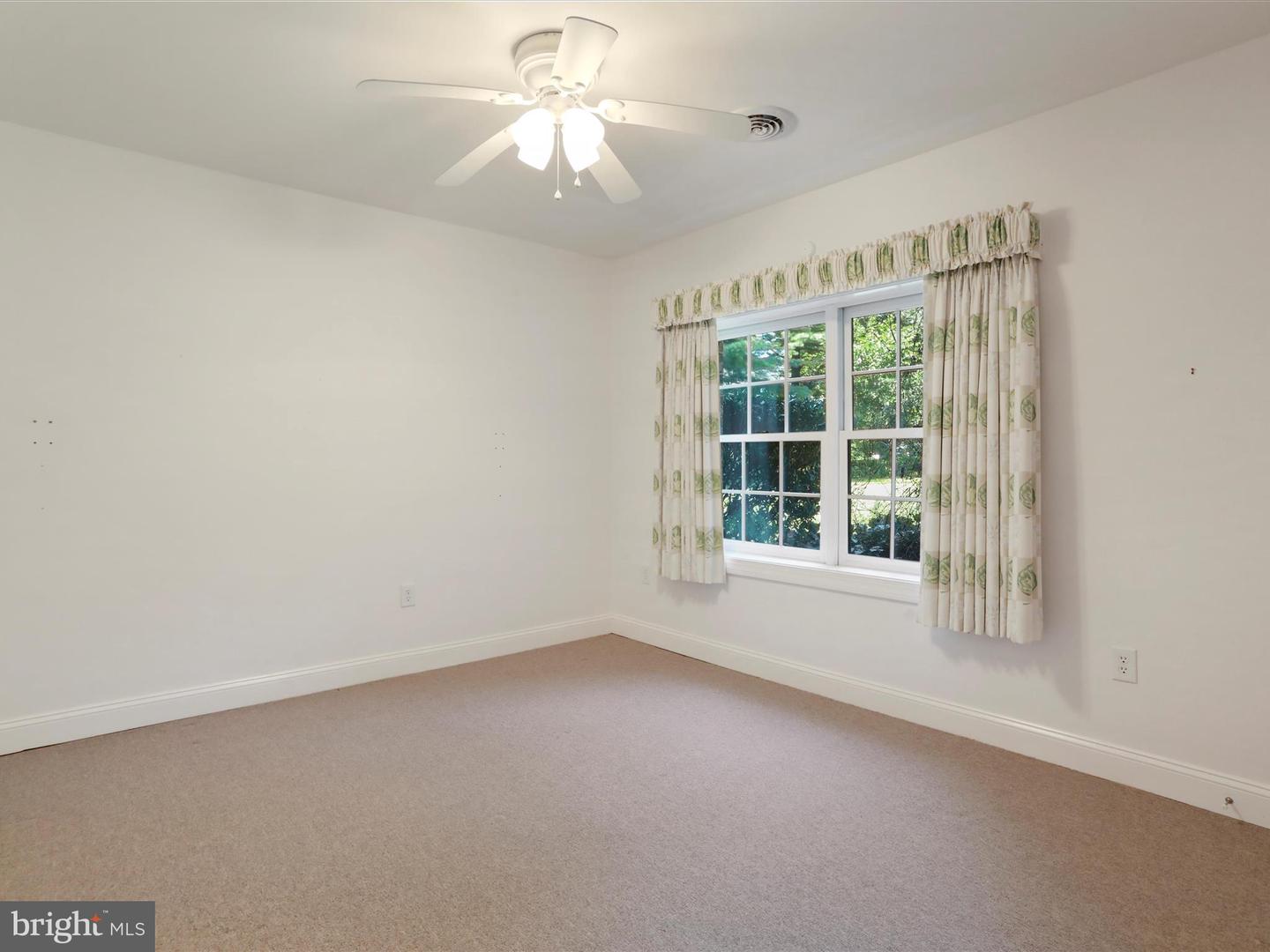 325 WINDSOR LN, WINCHESTER, Virginia 22602, 5 Bedrooms Bedrooms, ,4 BathroomsBathrooms,Residential,For sale,325 WINDSOR LN,VAFV2035416 MLS # VAFV2035416
